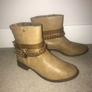 ROXY BOOTIES